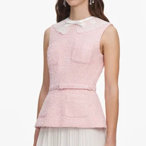Rosa bouclé kantad dress med knäslöj