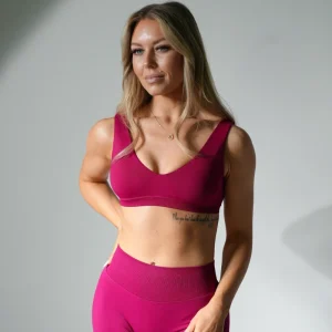 Performance U-Back Top